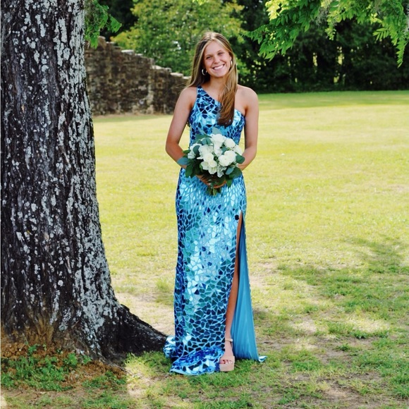 Sherri Hill, Size 00 - Picture 2 of 3